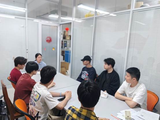 一群人正在聊天

AI 生成的内容可能不正确。